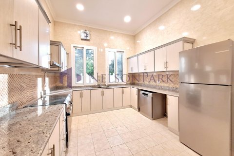 Villa de 7 dormitorios en Doha, Qatar No. 58132 27