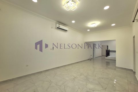 Villa de 7 dormitorios en Doha, Qatar No. 58132 15