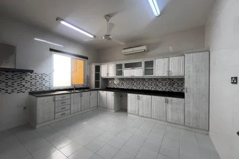 Villa de 6 dormitorios en Madinat as'Sultan Qaboos, Oman No. 108491 5