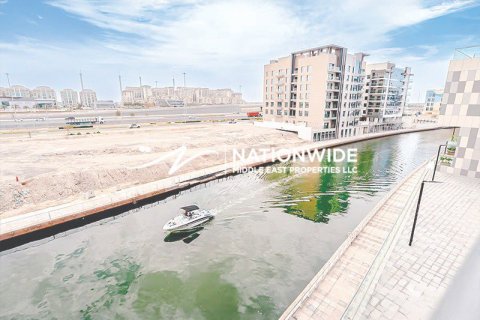 3 bedrooms Duplex in Abu Dhabi, UAE No. 140633