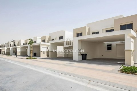 Townhouse de 3 chambres à Town Square, UAE No. 129978