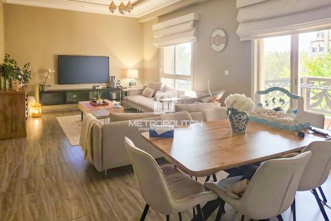 Appartement de 2 chambres à Remraam, UAE No. 129819