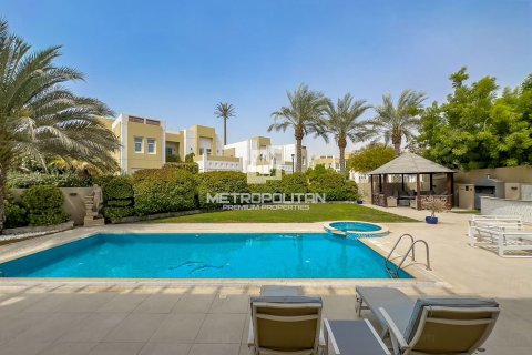 Villa de 5 chambres à Mudon, UAE No. 129818