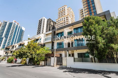 Villa de 4 chambres à Dubai, UAE No. 125843