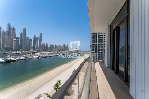 Appartement de 3 chambres à EMAAR Beachfront, UAE No. 128236 4
