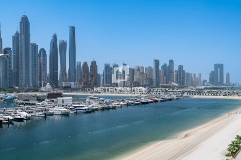 Appartement de 3 chambres à EMAAR Beachfront, UAE No. 128236 20
