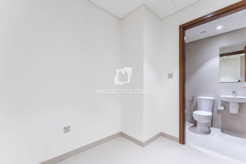 Appartement de 3 chambres à EMAAR Beachfront, UAE No. 128236 18