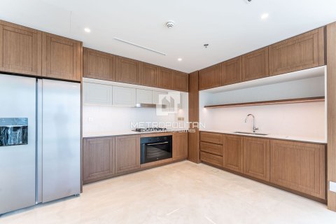 Appartement de 3 chambres à EMAAR Beachfront, UAE No. 128236 9