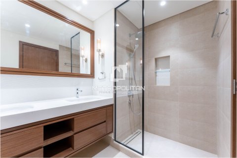 Appartement de 3 chambres à EMAAR Beachfront, UAE No. 128236 19