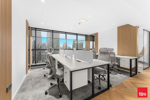 134.1m² Office in Dubai, UAE No. 163682