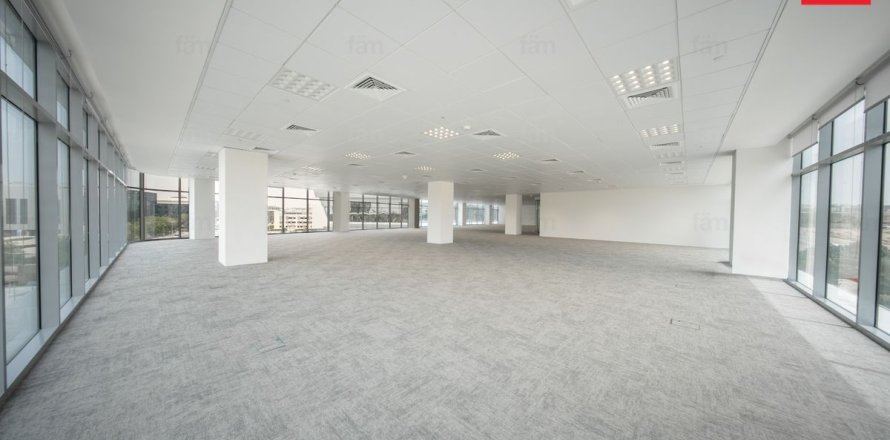 289m² Office in Dubai, UAE No. 186273