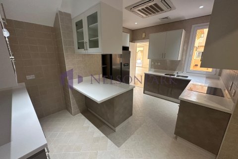 Villa de 5 dormitorios en Doha, Qatar No. 57255 8