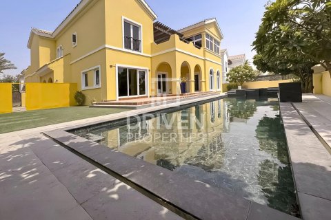 Villa de 6 chambres à Hacienda, UAE No. 206320