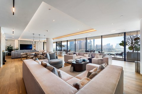 Apartment de 4 dormitorios en Dubai, UAE No. 187018