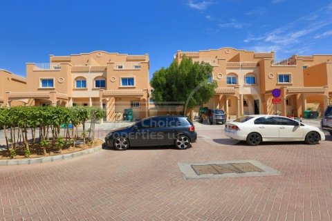 2 bedrooms Villa in Al Reef, UAE No. 172403