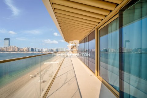 Appartement de 2 chambres à EMAAR Beachfront, UAE No. 128762