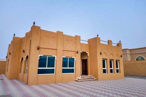 3 bedrooms Villa in Al Dhait, UAE No. 184297