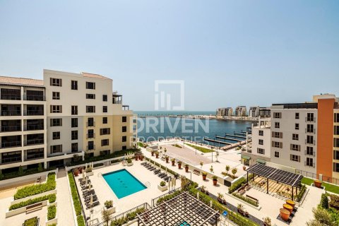 Квартира с 2 спальнями в La Mer, ОАЭ №204646
