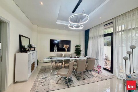 5 bedrooms Villa in Dubai, UAE No. 161336