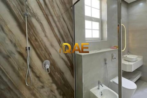 5 bedrooms Villa in Dubai, UAE No. 52033 27
