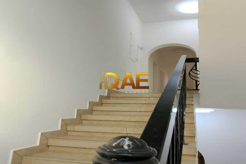 6 bedrooms Villa in Mirdif Villas, UAE No. 52043 11