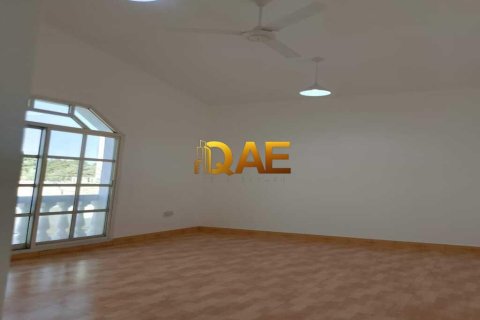 6 bedrooms Villa in Mirdif Villas, UAE No. 52043 7