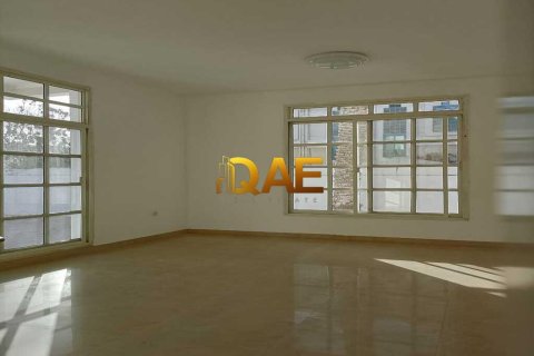 6 bedrooms Villa in Mirdif Villas, UAE No. 52043 4