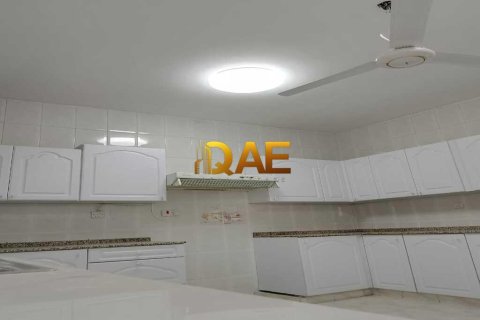 6 bedrooms Villa in Mirdif Villas, UAE No. 52043 13