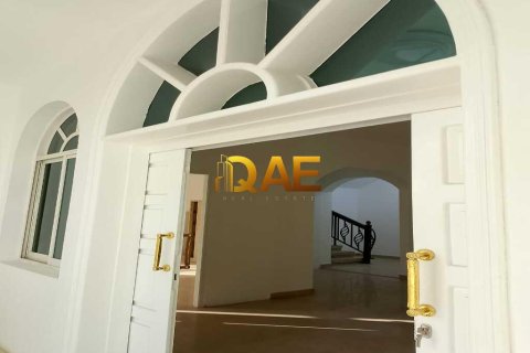 6 bedrooms Villa in Mirdif Villas, UAE No. 52043 16