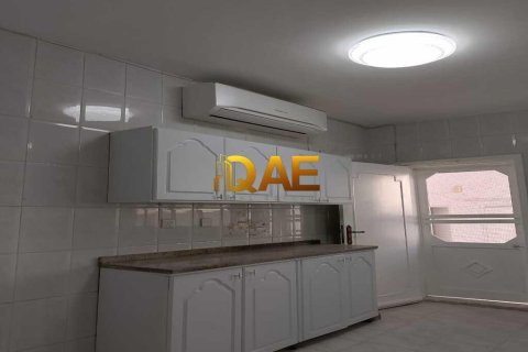 6 bedrooms Villa in Mirdif Villas, UAE No. 52043 18
