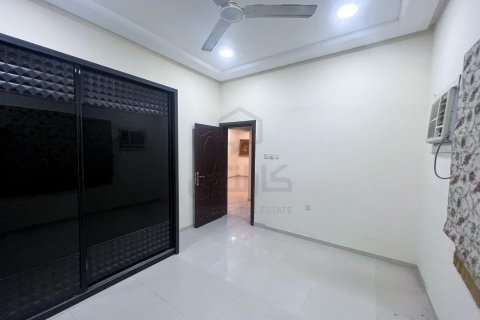 Building in Arad, Bahrain No. 59769 4