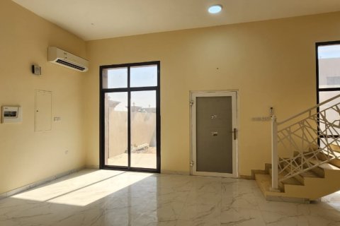 6 bedrooms Villa in Al Qusaidat, UAE No. 184119