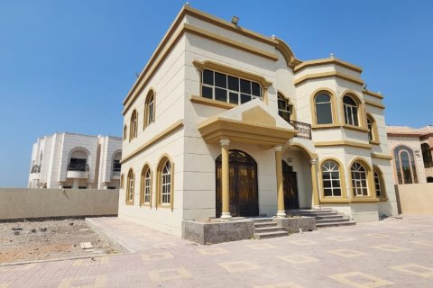 6 bedrooms Villa in Ras Al Khaimah, UAE No. 184122