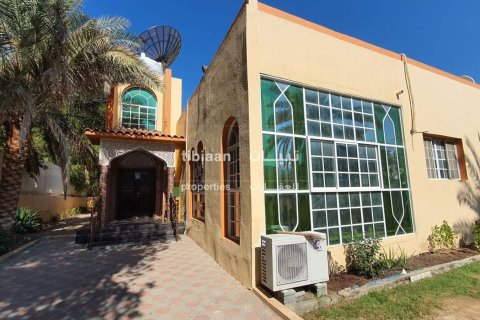 4 bedrooms Villa in Muscat, Oman No. 53485