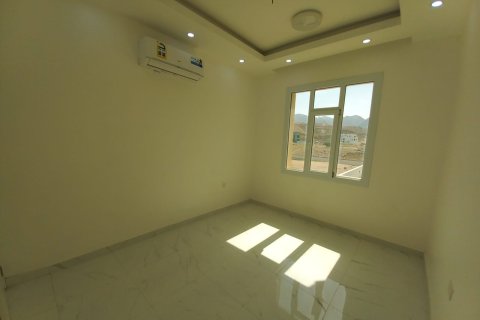 4 bedrooms Villa in Muscat, Oman No. 54278 3