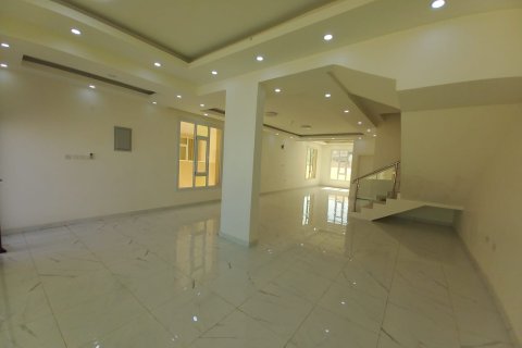 4 bedrooms Villa in Muscat, Oman No. 54278 6