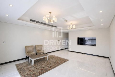 3 bedrooms Villa in Al Barsha South, UAE No. 207081