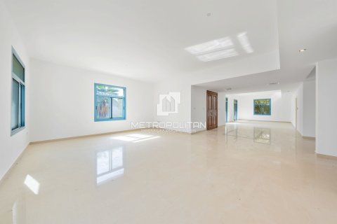 Villa de 5 chambres à Falcon City of Wonders, UAE No. 129570