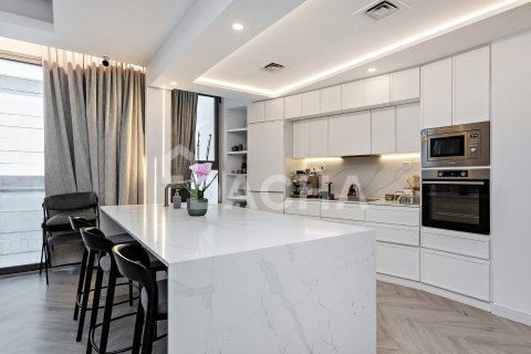 Apartment de 3 dormitorios en Azure, UAE No. 163526