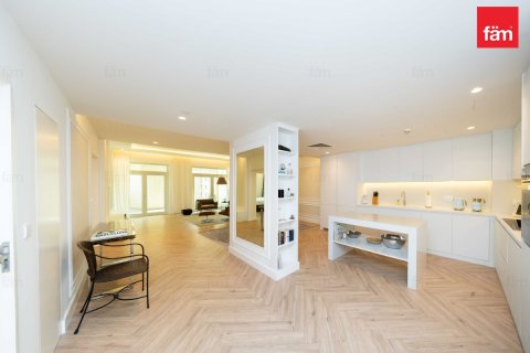 2 bedrooms Apartment in Palm Jumeirah, UAE No. 165297 3