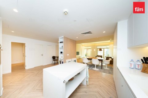 2 bedrooms Apartment in Palm Jumeirah, UAE No. 165297 4