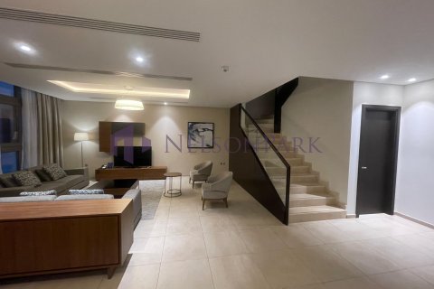 4 غرف نوم منزل ذو طابقين في الدوحة, Qatar رقم 57227 3