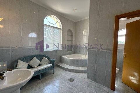 Villa de 7 dormitorios en Doha, Qatar No. 57223 16