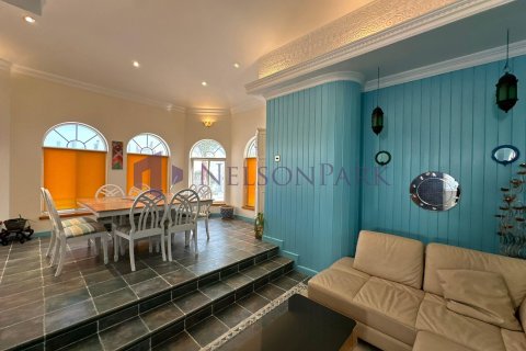 Villa de 7 dormitorios en Doha, Qatar No. 57223 13