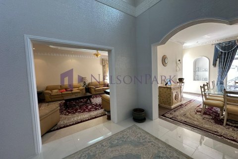 Villa de 7 dormitorios en Doha, Qatar No. 57223 3