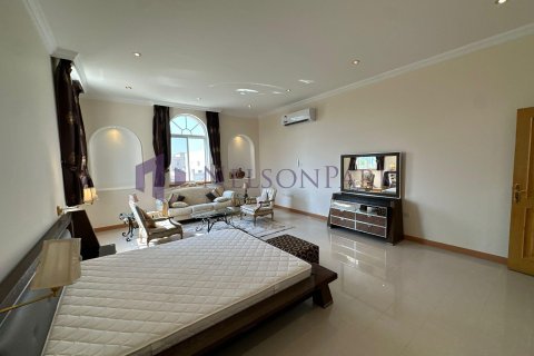 Villa de 7 dormitorios en Doha, Qatar No. 57223 12