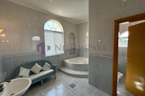 Villa de 7 dormitorios en Doha, Qatar No. 57223 14