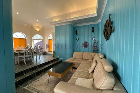 Villa de 7 dormitorios en Doha, Qatar No. 57223 9