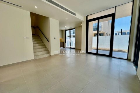 Townhouse de 4 chambres à EMAAR South, UAE No. 129654