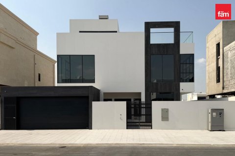 5 bedrooms Villa in Dubai, UAE No. 210880